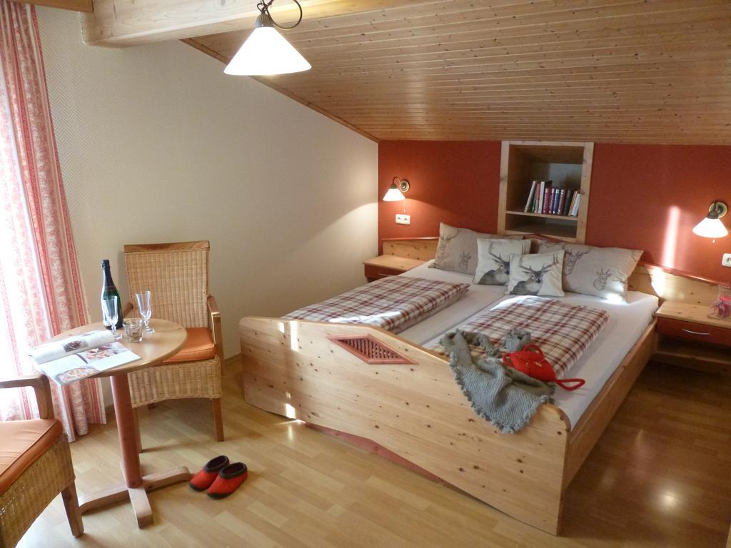 Gastehaus Fischer Hotel Eschlkam ภายนอก รูปภาพ