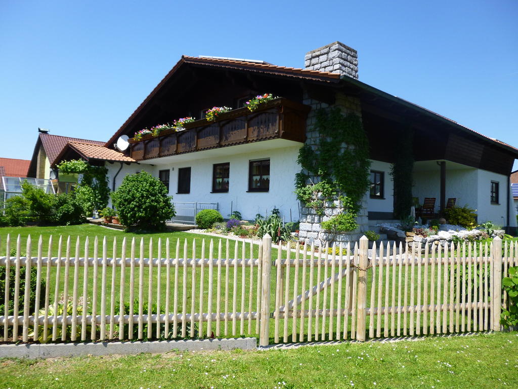 Gastehaus Fischer Hotel Eschlkam ภายนอก รูปภาพ